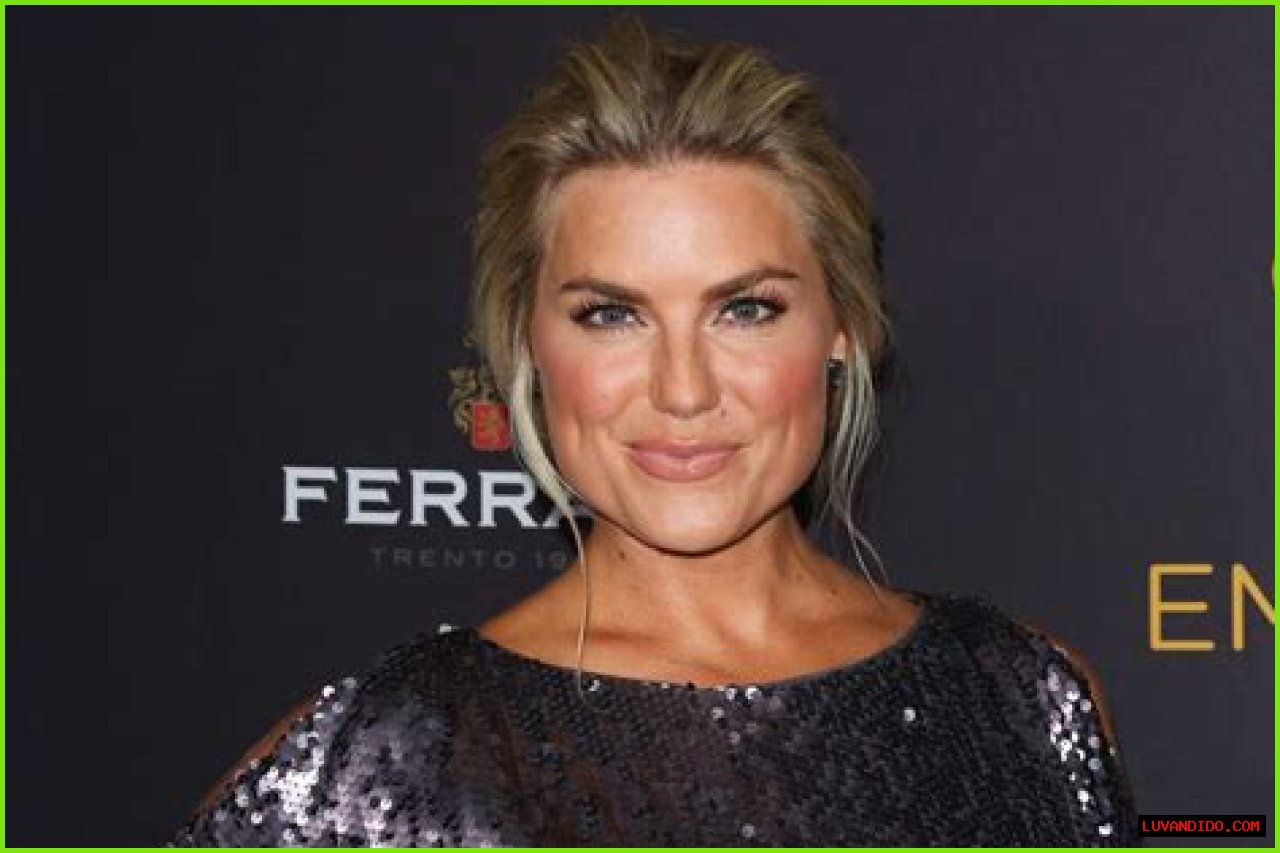 About Rachel Reynolds: Her Age, Wiki, Husband, Biography, Measurements, Salary, and Net Worth