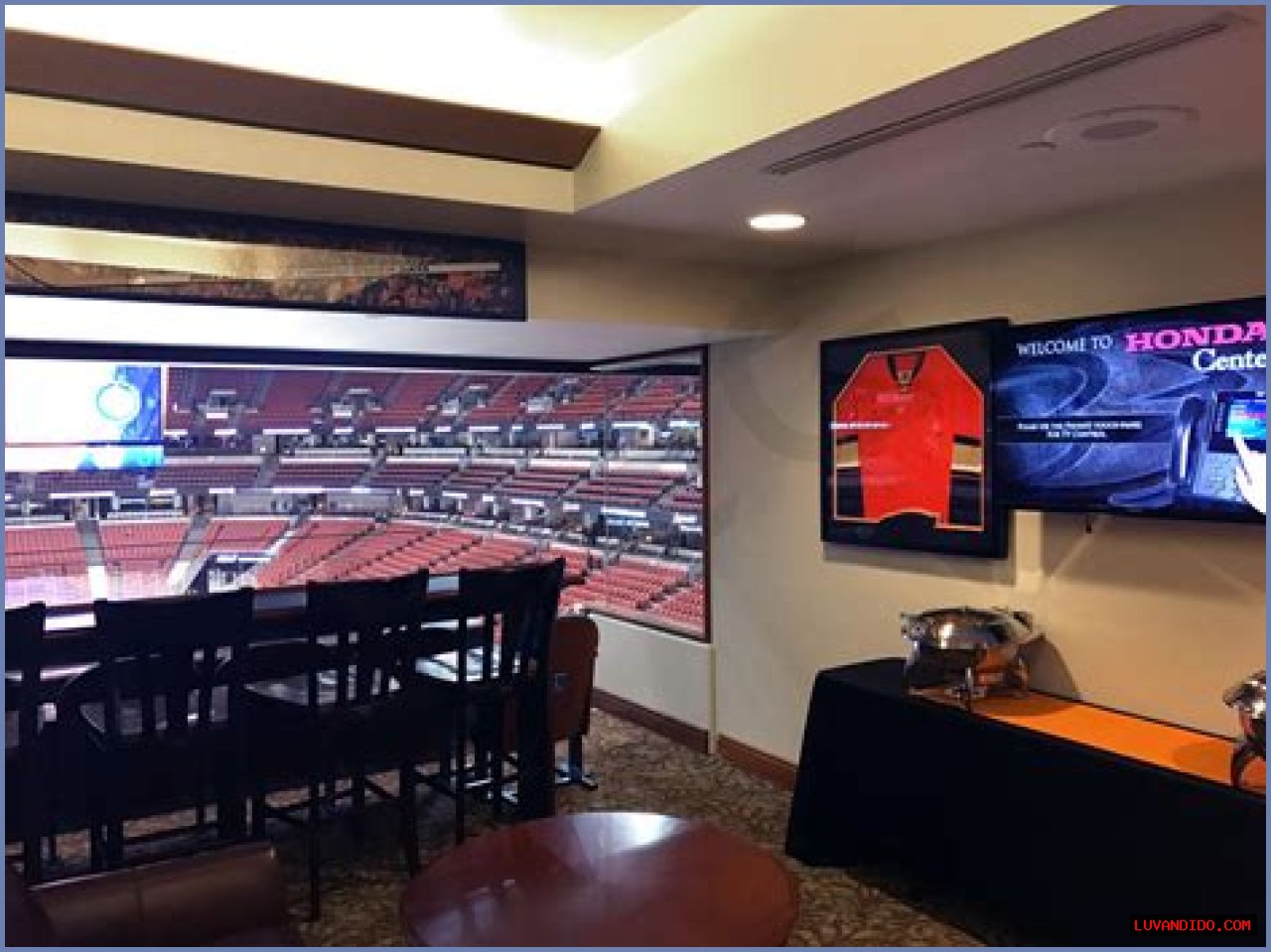 How much is a suite at the Honda Center?