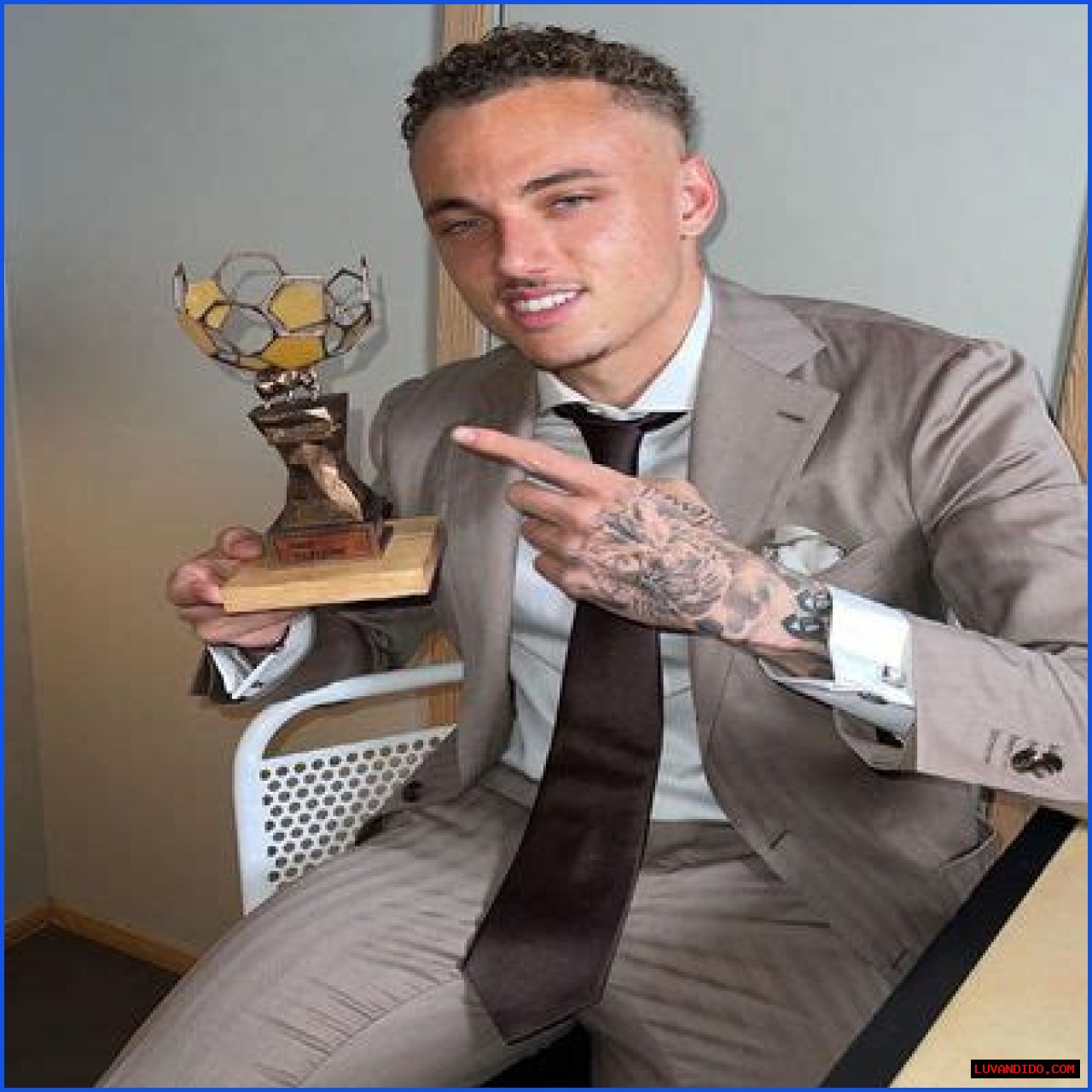 Noa Lang Net worth and Salary from Brugge; Who is Noa's Girlfriend? More On His Stats, FIFA 22, Wiki, Instagram, Parents