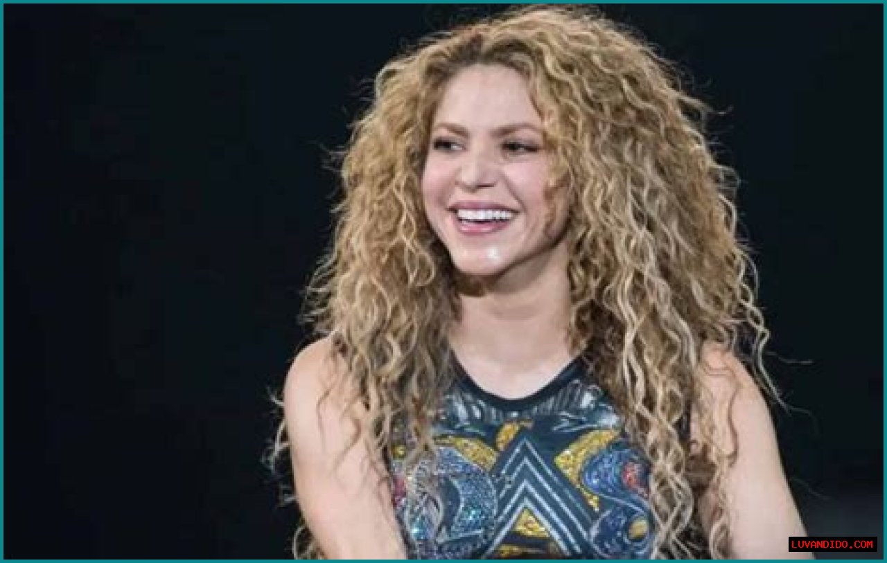 Shakira's Biography: Net Worth, Age, Height, Weight, Boyfriend, Dating, Wiki